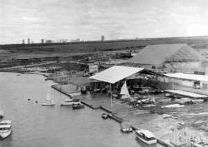 Foto aérea do ginásio.