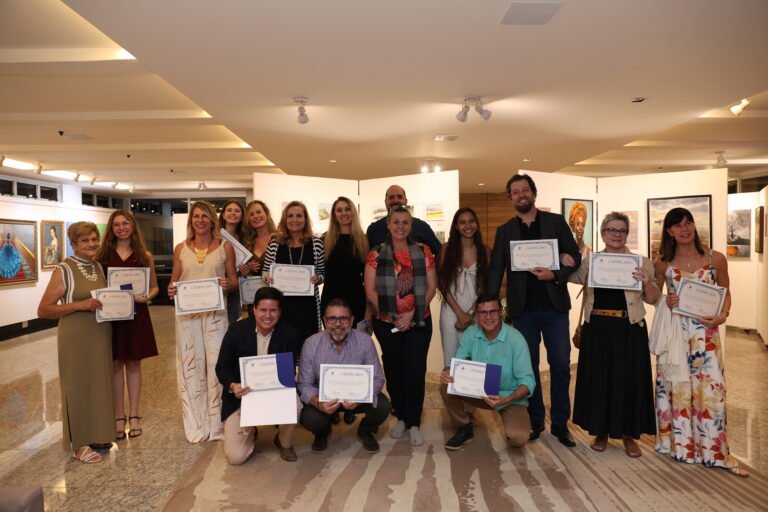 Exposição Coletiva de Artes Visuais “Entre Pincéis” 2025