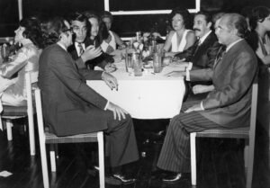 1976-Carlos Black Pereira e esposa juntamente com o comodoro e outros