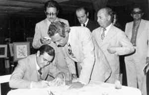 1976- Noite de Altografos Livro de Olavo Drommend