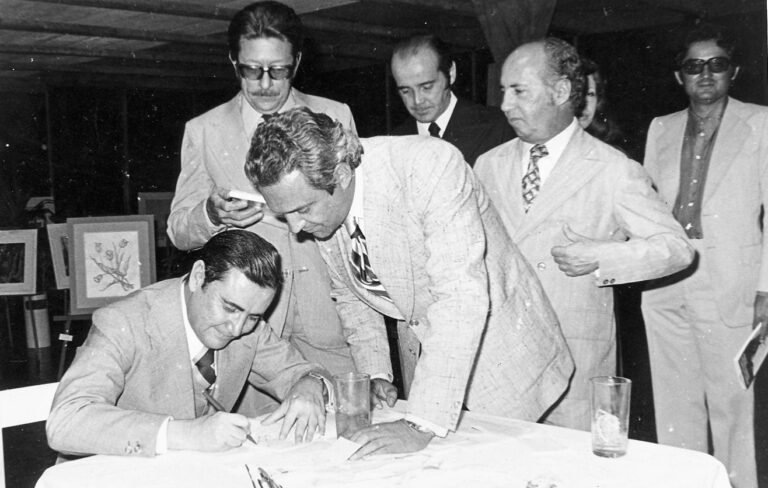 1976- Noite de Altografos Livro de Olavo Drommend
